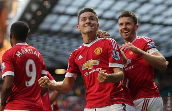 不禁让人对 不禁让人对