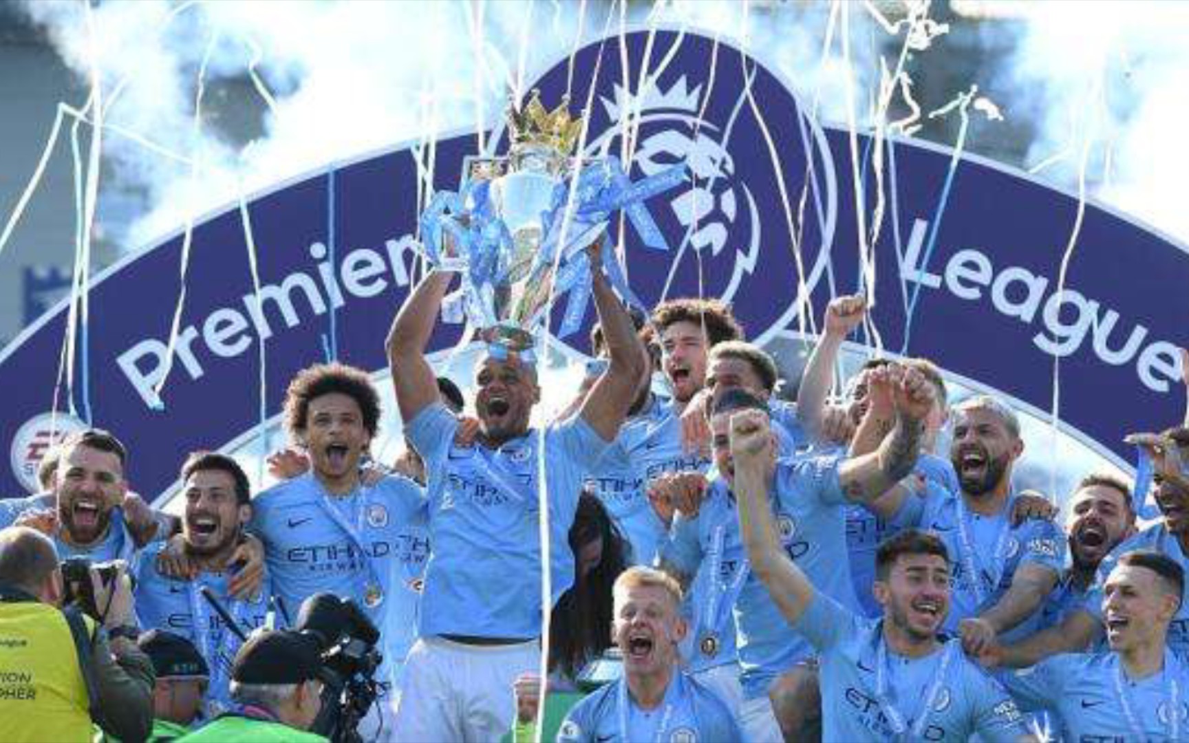 尽管他在数 尽管他在数